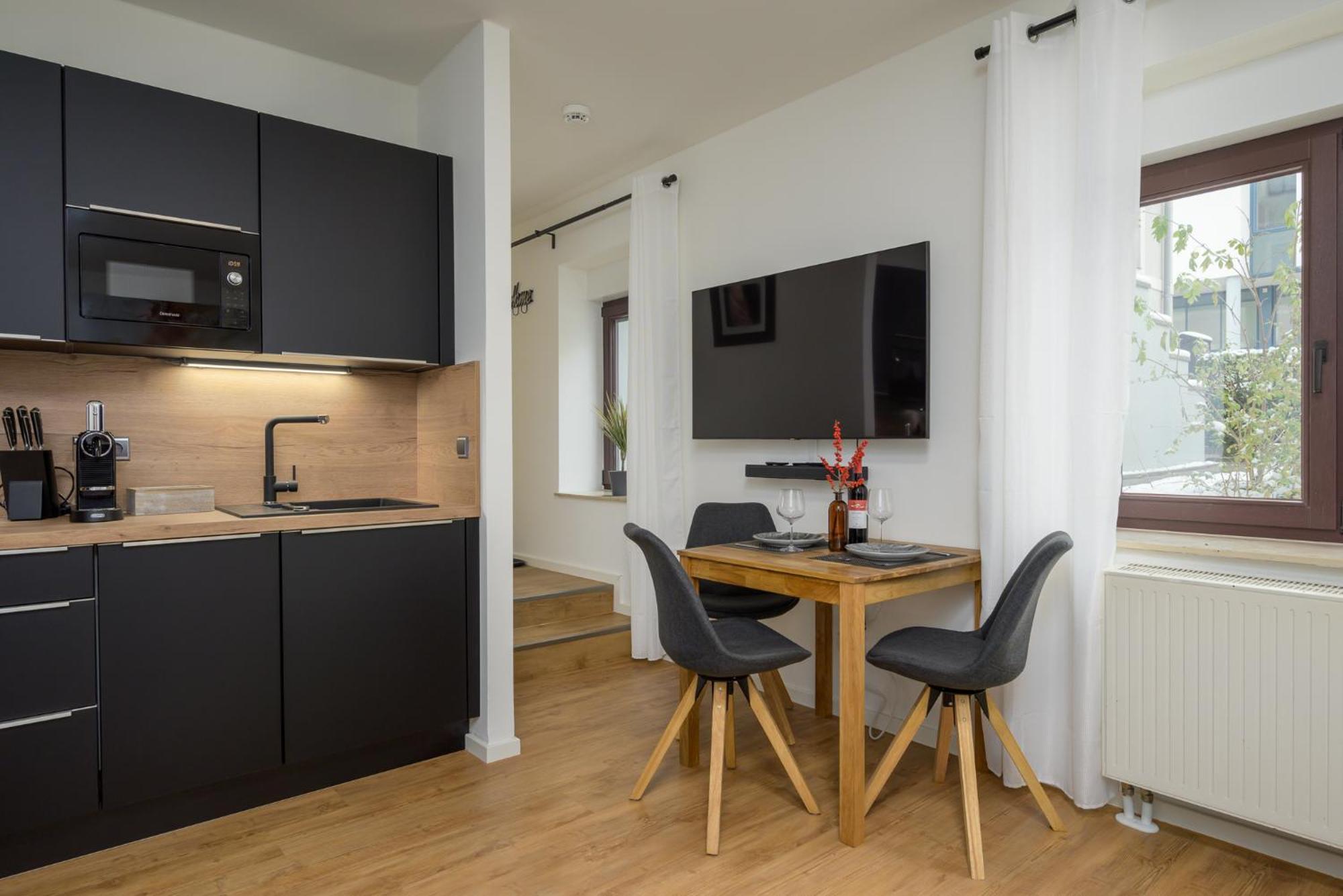 Sweethome - Zentral - Kueche & Parkplatz, Wifi Halle  Exteriér fotografie